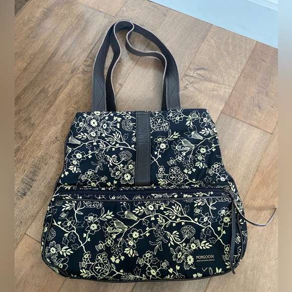 Mongoose Bag - Picture 1 of 6